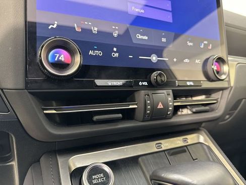 Used 2025 Lexus GX 550 AWD/4WD image 9