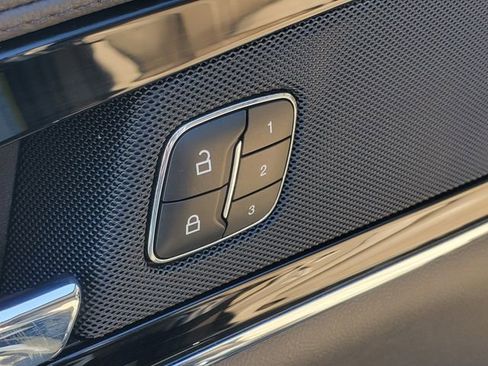 Used 2023 Lincoln Nautilus Reserve AWD/4WD image 10