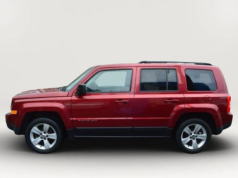 Used 2016 Jeep Patriot Latitude FWD image 5