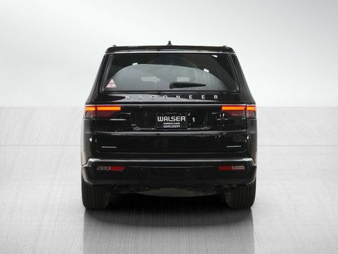Used 2023 Jeep Wagoneer Series II AWD/4WD image 4