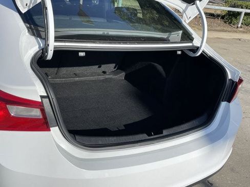 Used 2023 Chevrolet Malibu LT FWD image 28