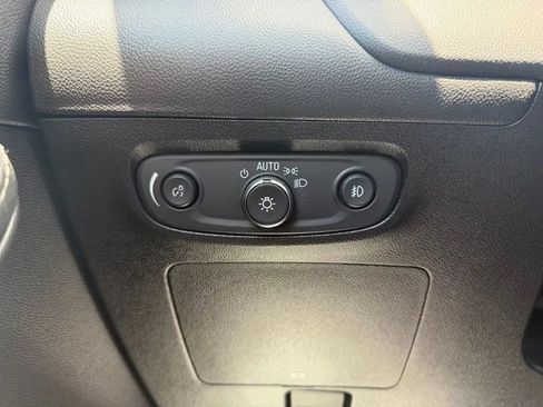 Used 2022 Buick Encore GX Preferred w/ Cold Weather Comfort Package FWD image 14