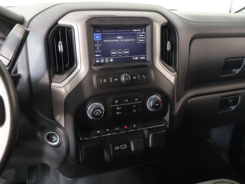 Used 2023 Chevrolet Silverado 1500 Custom AWD/4WD image 5