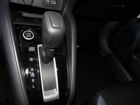 Used 2025 Nissan Versa SV w/ Trunk Package image 16