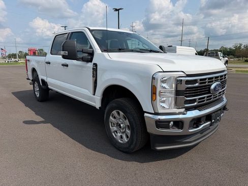 Used 2024 Ford F250 XLT AWD/4WD image 3