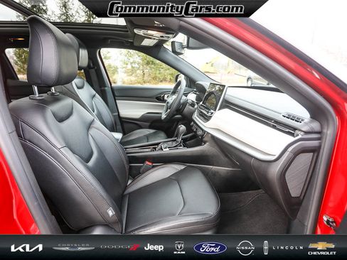 Used 2024 Jeep Compass Limited w/ Sun and Sound Group image 20