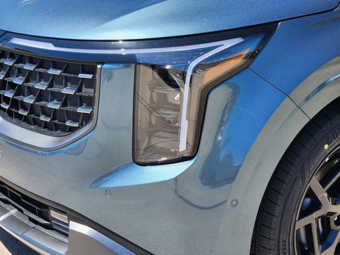 New 2026 Kia Carnival SX FWD image 6