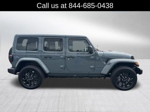 Used 2025 Jeep Wrangler Unlimited Sahara w/ Safety Group image 4
