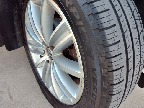 Used 2016 Volkswagen Tiguan SE FWD image 45