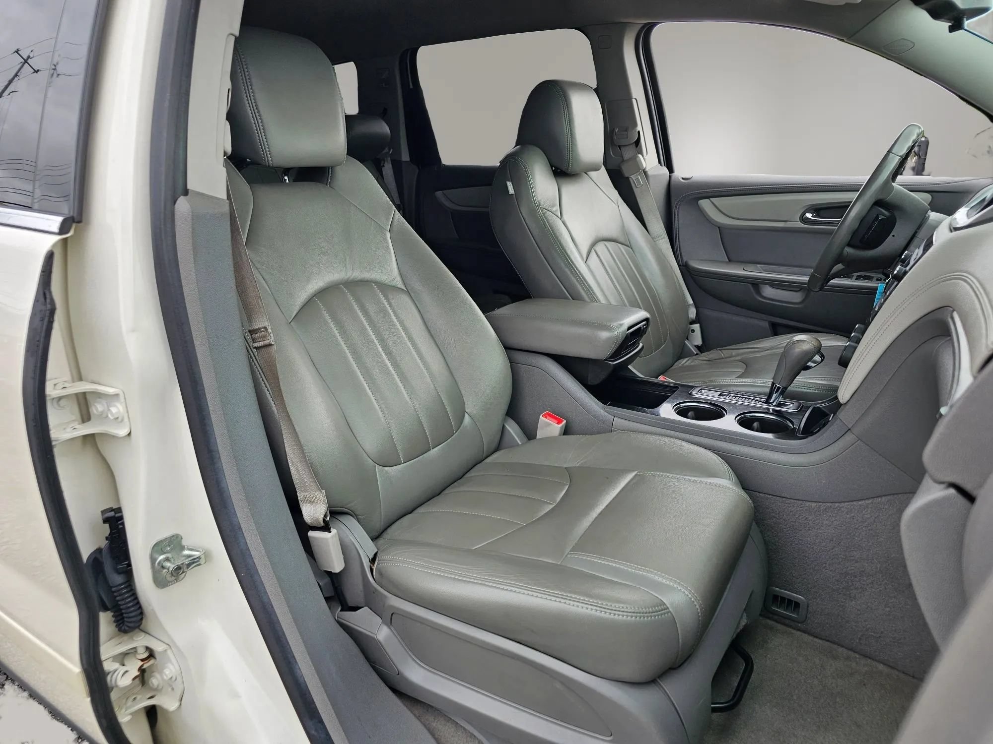 Used 2015 Chevrolet Traverse LT w/ Style and Technology Package FWD image 7