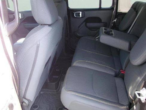 Used 2025 Jeep Wrangler Unlimited Sport S 4xe AWD/4WD image 14