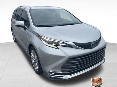 Used 2021 Toyota Sienna Platinum