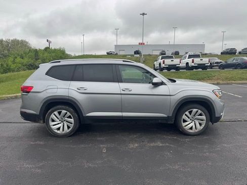 Used 2021 Volkswagen Atlas SEL image 2