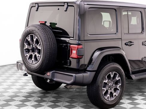 Used 2024 Jeep Wrangler Unlimited Sahara w/ Technology Group AWD/4WD image 36