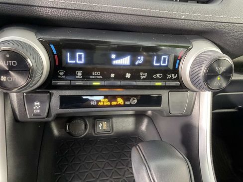 Used 2023 Toyota RAV4 LE AWD/4WD image 19