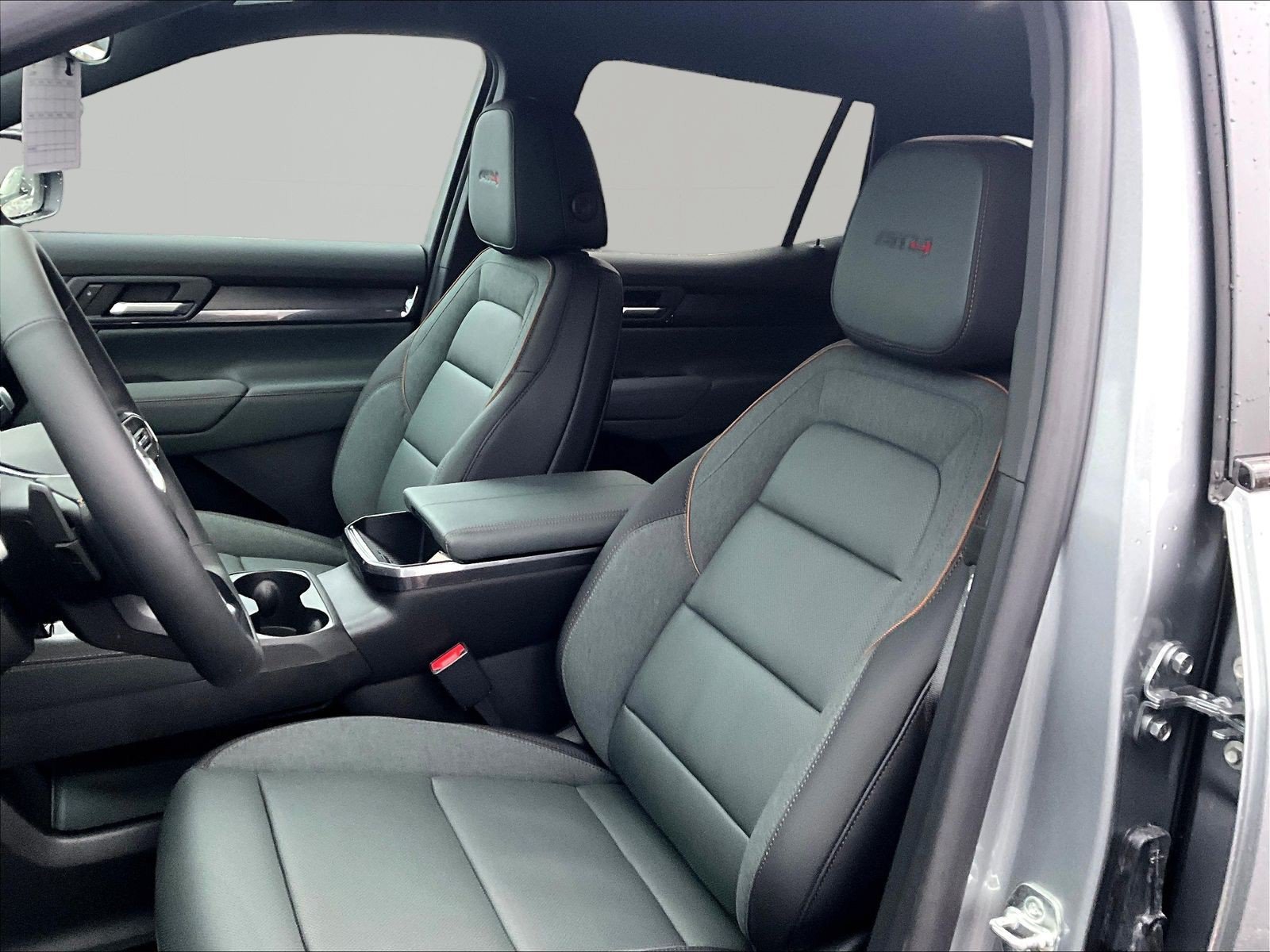 New 2027 GMC Terrain AT4 w/ Convenience Package III AWD/4WD image 16