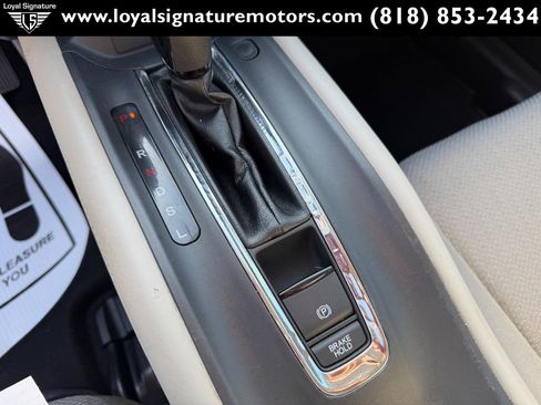 Used 2016 Honda HR-V LX image 20