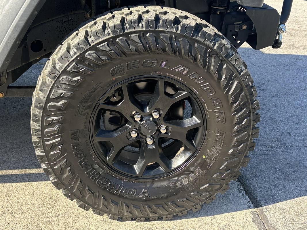Used 2020 Jeep Wrangler Sport AWD/4WD image 23
