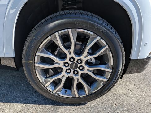 New 2026 GMC Acadia Denali Ultimate w/ LPO, Floor Liner Package image 12