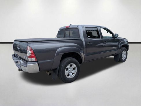 Used 2015 Toyota Tacoma PreRunner w/ SR5 Package RWD image 4