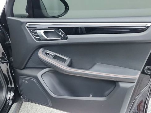 Used 2022 Porsche Macan image 23