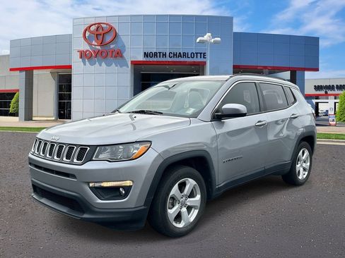 Used 2021 Jeep Compass Latitude FWD image 5