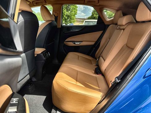 Used 2025 Lexus NX 250 FWD w/ Accessory Package (Z2) image 4
