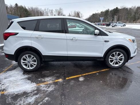 Used 2019 Ford Escape SE image 13