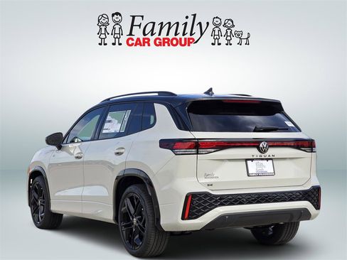 New 2026 Volkswagen Tiguan SE R-Line image 3