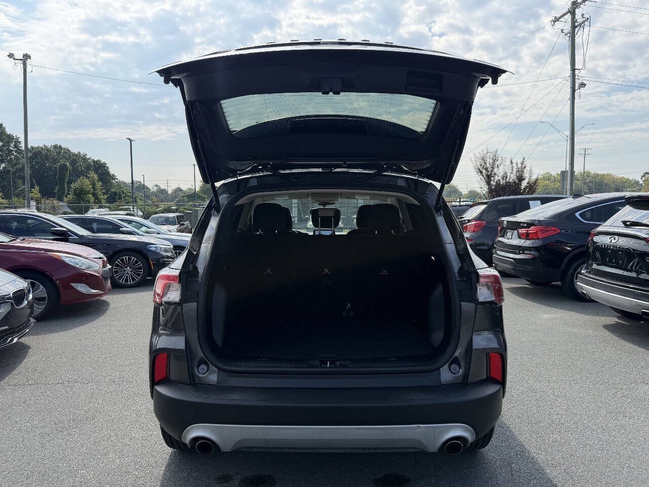 Used 2020 Ford Escape SE FWD image 11