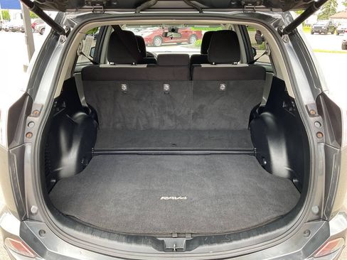 Used 2018 Toyota RAV4 XLE w/ Convenience Package AWD/4WD image 34