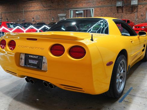 Used 2003 Chevrolet Corvette Z06 w/ Memory Package, 3 Drivers RWD image 12