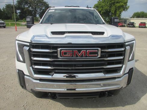 New 2026 GMC Sierra 2500 SLE w/ SLE Value Package; AWD/4WD image 12