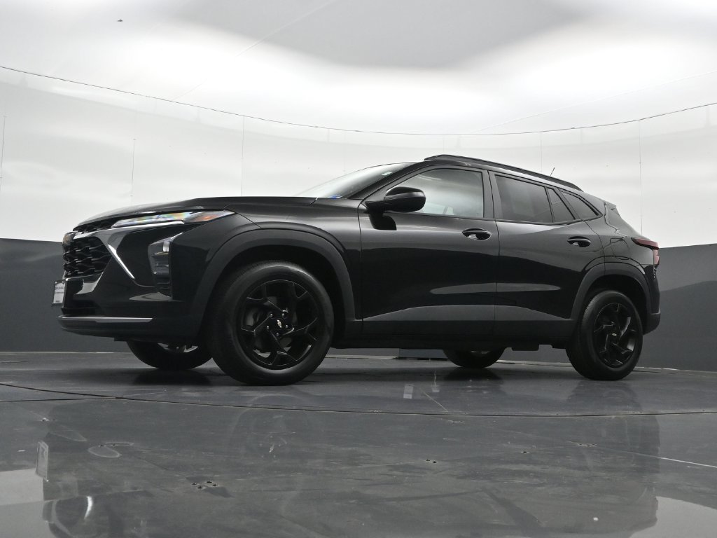 Certified 2026 Chevrolet Trax LT FWD image 30