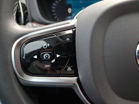 Certified 2023 Volvo XC60 B5 Plus w/ Climate Package image 21