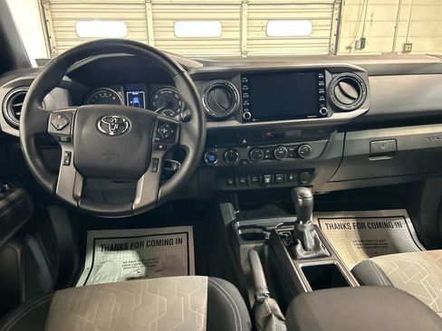 Used 2023 Toyota Tacoma TRD Off-Road w/ Technology Package AWD/4WD image 4
