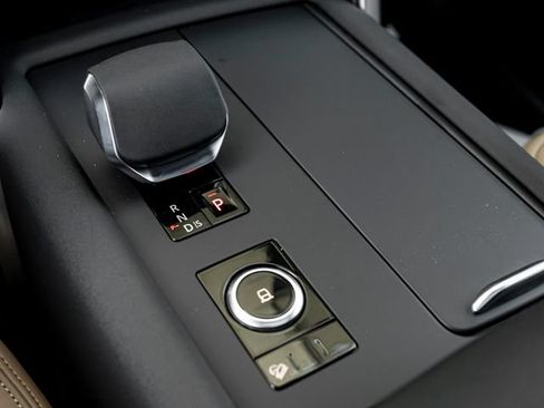 New 2026 Land Rover Discovery Dynamic SE AWD/4WD image 23