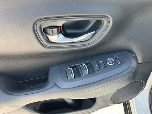 Used 2023 Honda HR-V EX-L image 17