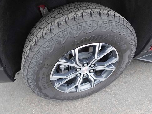 Used 2025 GMC Acadia AT4 w/ Luxury Package AWD/4WD image 37