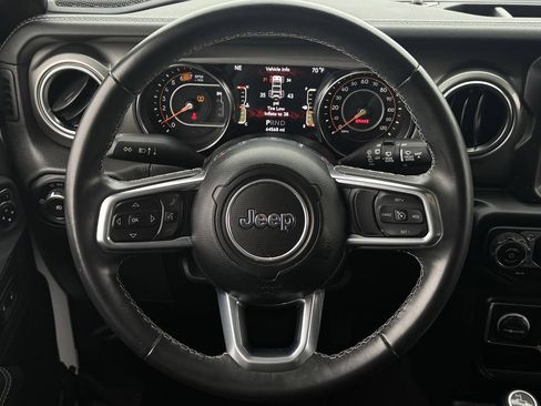 Used 2022 Jeep Wrangler Unlimited Sahara AWD/4WD image 13