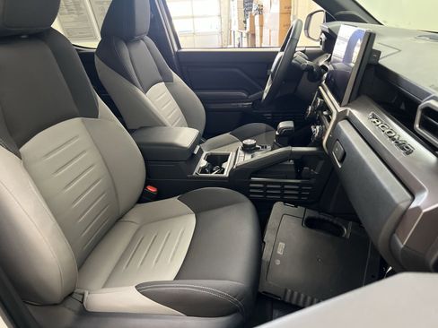 Used 2024 Toyota Tacoma TRD Off-Road w/ TRD Off Road Upgrade Package image 25