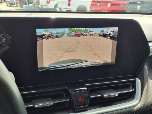 Used 2024 Chevrolet TrailBlazer LT w/ LT Cold Weather Package FWD image 4