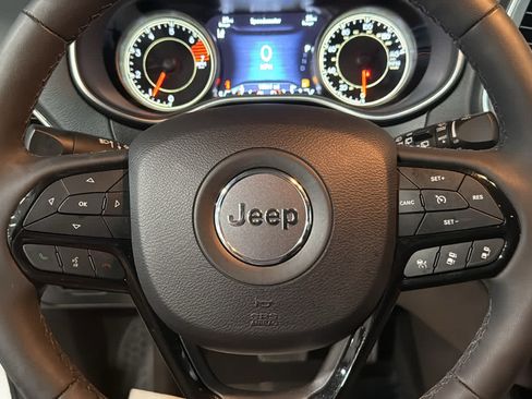Certified 2023 Jeep Cherokee Altitude Lux w/ Mopar Interior Package AWD/4WD image 12