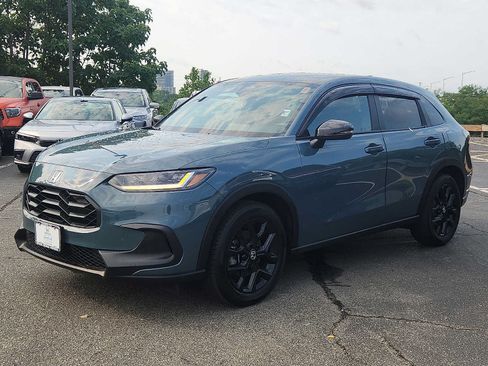 Certified 2025 Honda HR-V Sport image 3