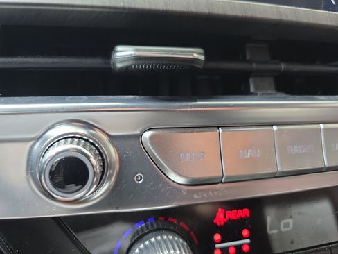 Used 2024 Kia Telluride SX FWD image 16