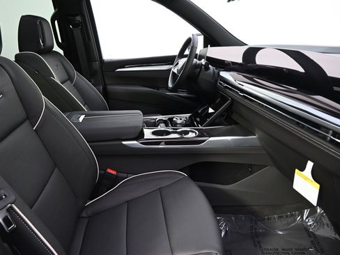 New 2026 Cadillac Escalade ESV Luxury w/ Touring Package image 16