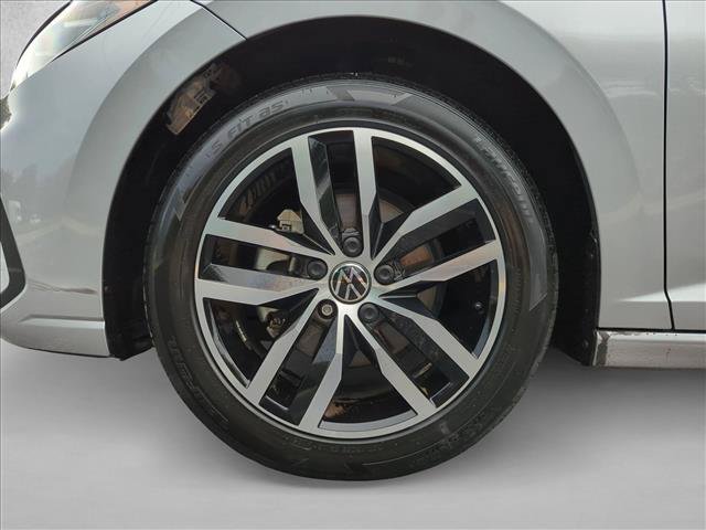 Used 2025 Volkswagen Jetta SE FWD image 23