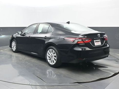 Used 2023 Toyota Camry LE image 3