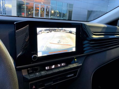 Used 2025 Toyota Camry LE image 27