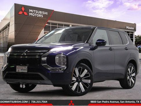 New 2025 Mitsubishi Outlander SE image 1